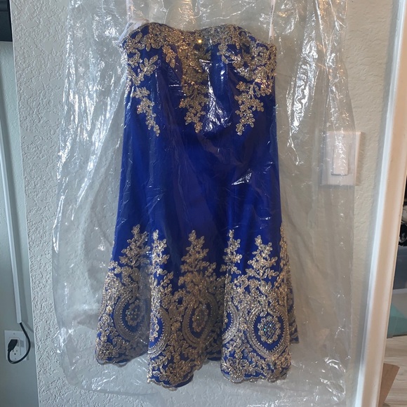 Mon Cheri dress - Picture 2 of 6